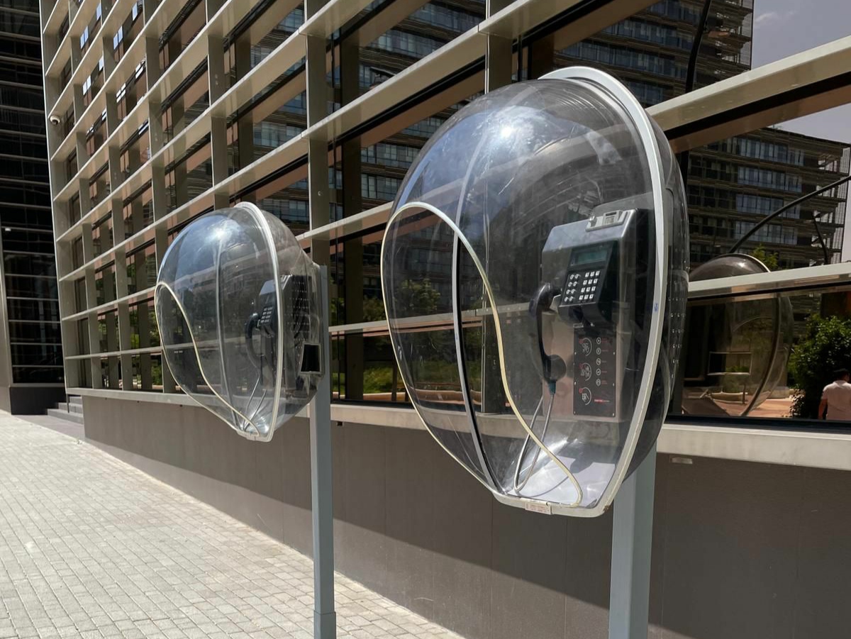 cabina telefono publico huevo gris poste 193 cms base 50x50 2u opcion telefono